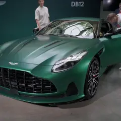 Ile kosztuje Aston Martin? Poznaj ceny i modele, które warto rozważyć