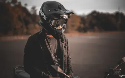 Jak wyciszyć kask motocyklowy i cieszyć się ciszą podczas jazdy