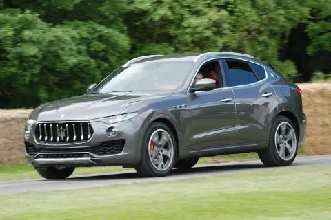 Maserati ile ma koni? Zaskakujące dane o mocy modeli Maserati