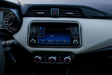Jakie radio samochodowe z bluetooth wybrać, aby nie żałować?