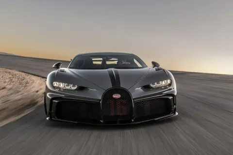 Ile ma koni Bugatti Chiron? Zaskakujące osiągi i moc silnika