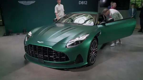 Ile kosztuje Aston Martin? Poznaj ceny i modele, które warto rozważyć