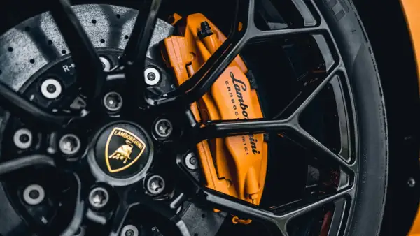 Lamborghini jaki kraj - zaskakująca historia włoskiej marki samochodów